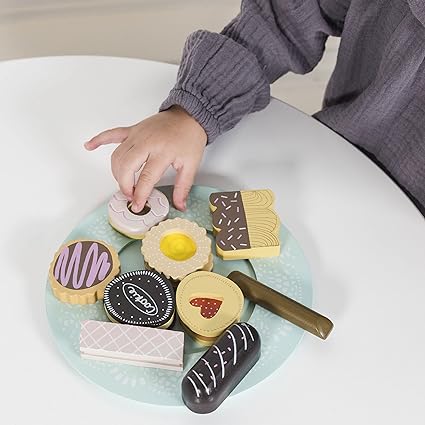 Le Toy Van - Educational Wooden Toy Role Play Biscuit Set